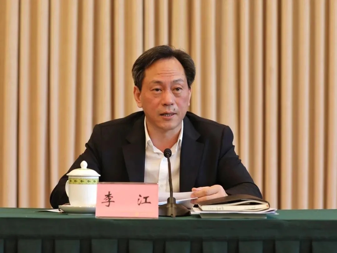 会上,省委教育工委,教育厅班子成员李国贵,崔昌宏,戴作安,张澜涛,彭翊